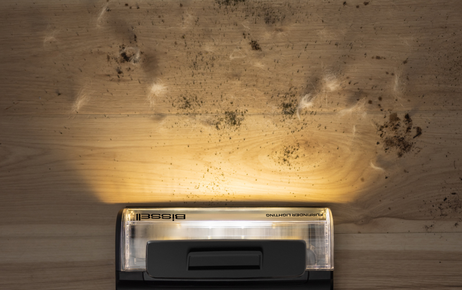 L'éclairage FurFinder™ détecte 9 fois plus* de poils d'animaux