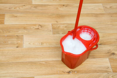 Comment nettoyer parfaitement votre lino, nos astuces