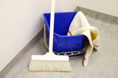 Comment bien choisir son balai serpillière ?