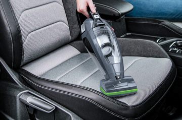 BISSELL Pet Hair Eraser en action